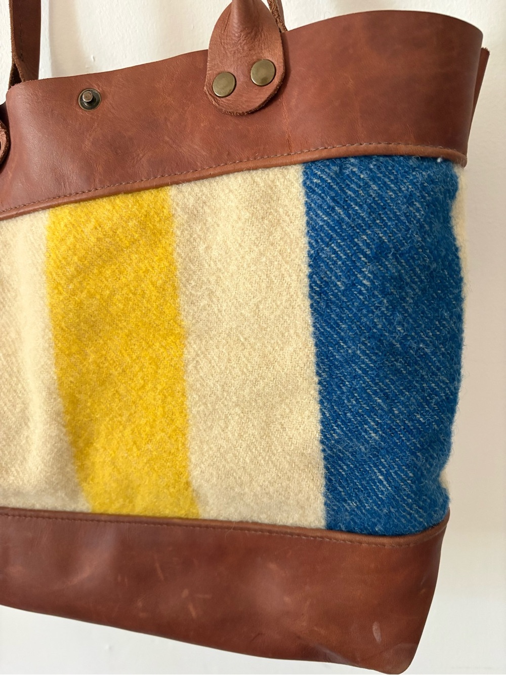 1970s Hudson Bay Stripe & Leather Tote Bag in Red, Yellow, Blue - One of a Kind - Picture 3 of 8